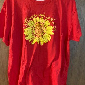 Women's Graphic Tee with Sunflower Print Red 2X